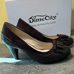 Dime City Brown Faux Snake Skin / Suede 2.5”Pumps with Bow. Lightly worn.